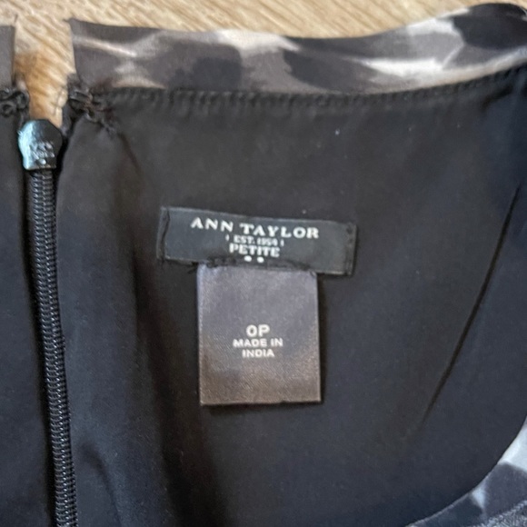 Ann Taylor Petite Floral Sleeveless 0P - Picture 6 of 7